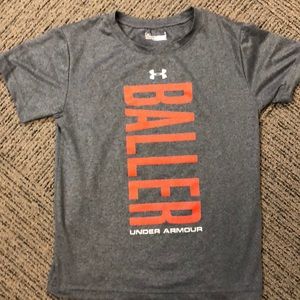 EUC. Under Armor kids T